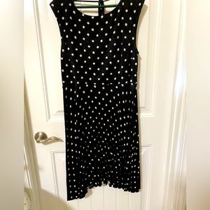 Black and beige spot print scoop back knit dress